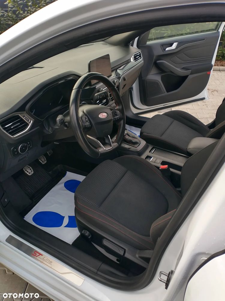 Ford Focus 1.0 EcoBoost Hybrid ST-LINE DESIGN - 10