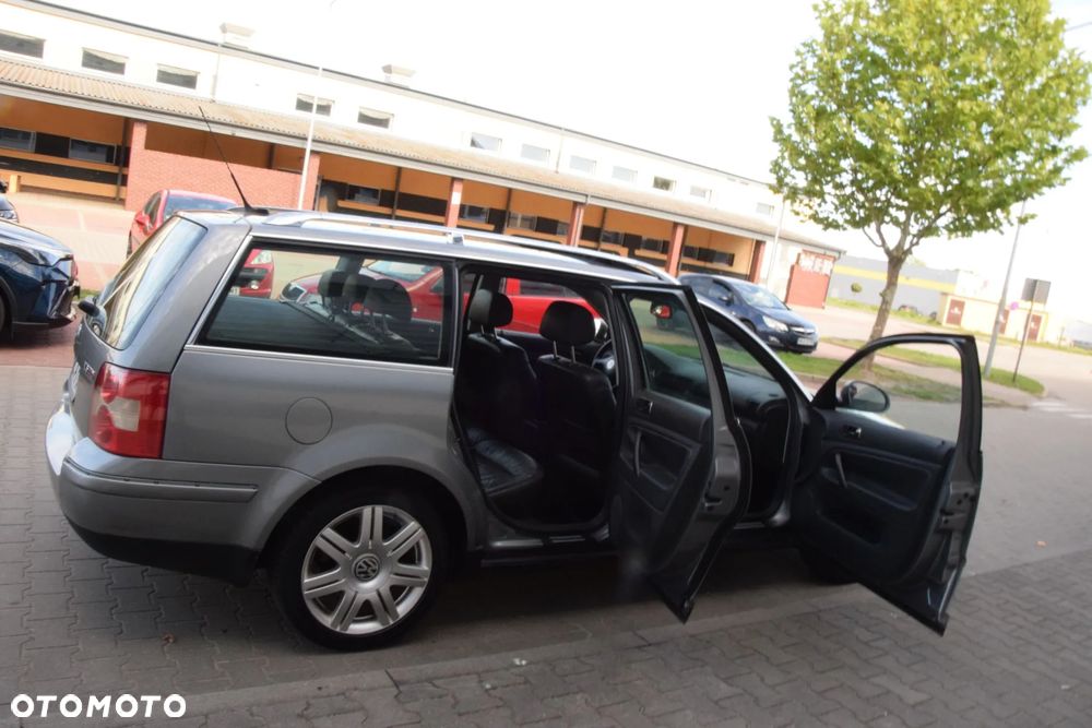 Volkswagen Passat 2.5 TDI V6 Highline - 13