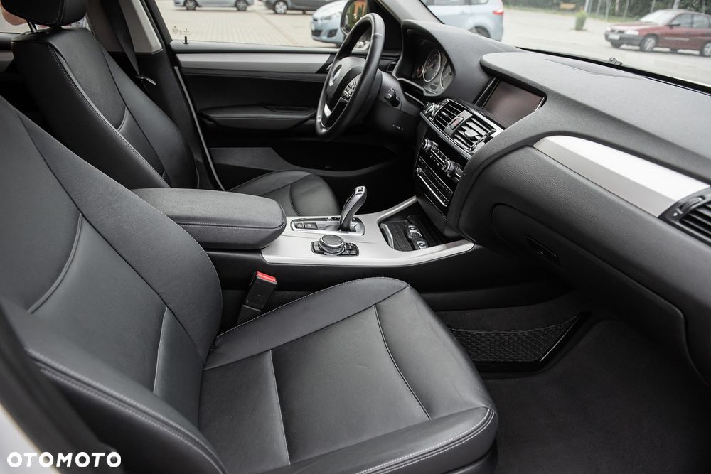 BMW X3 sDrive18d xLine - 30
