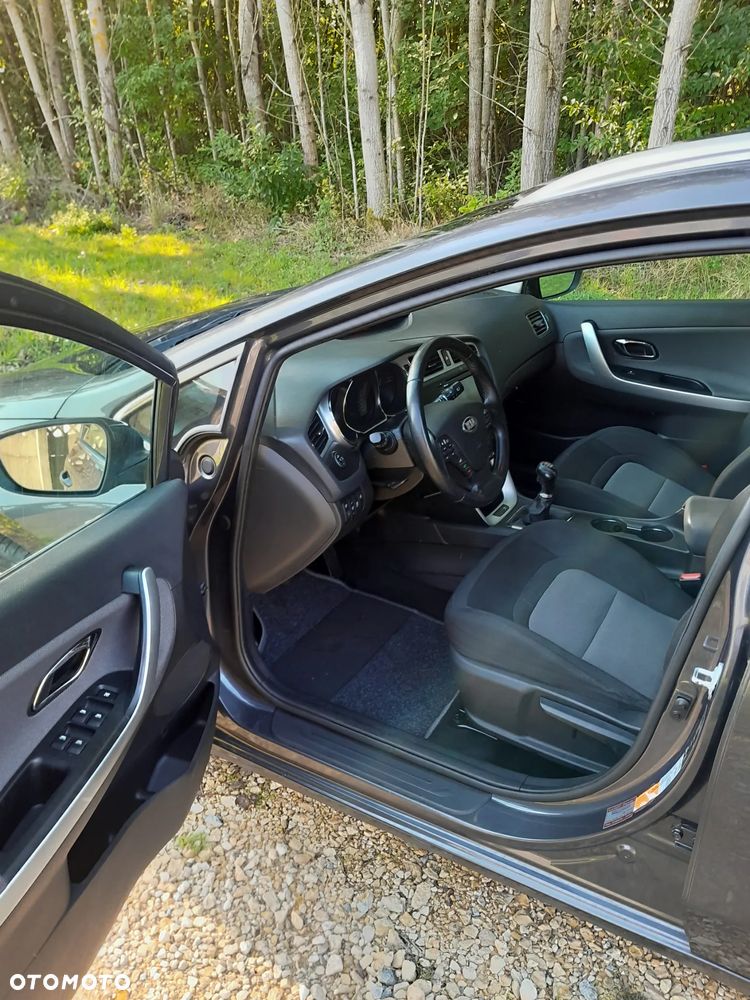 Kia Ceed 1.6 CRDi 128 Dream-Team Edition - 10