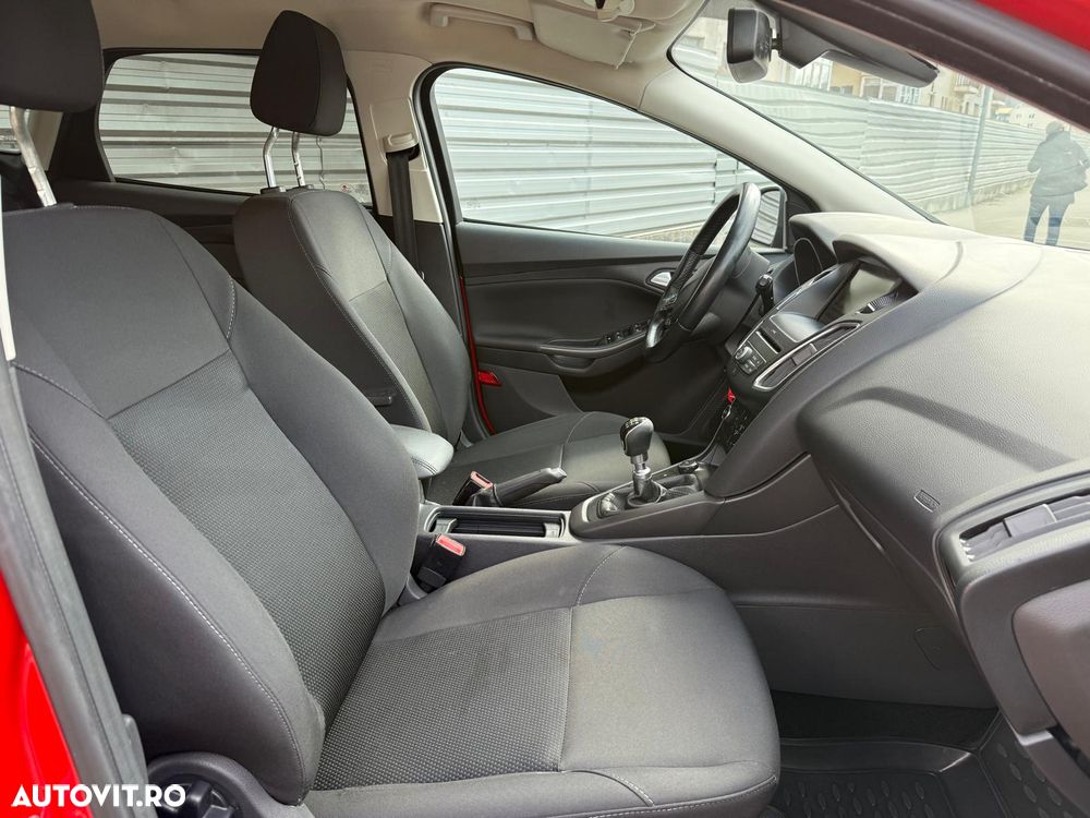 Ford Focus 1.5 TDCi DPF Start-Stopp-System Business - 12