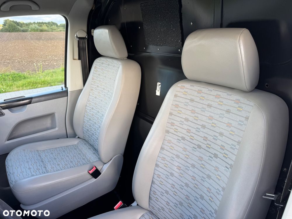 Volkswagen Transporter - 24