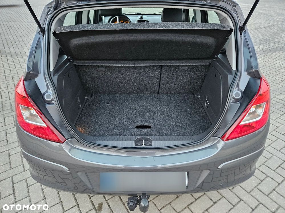 Opel Corsa 1.4 16V Cosmo - 25