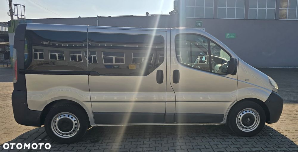 Opel Vivaro - 27