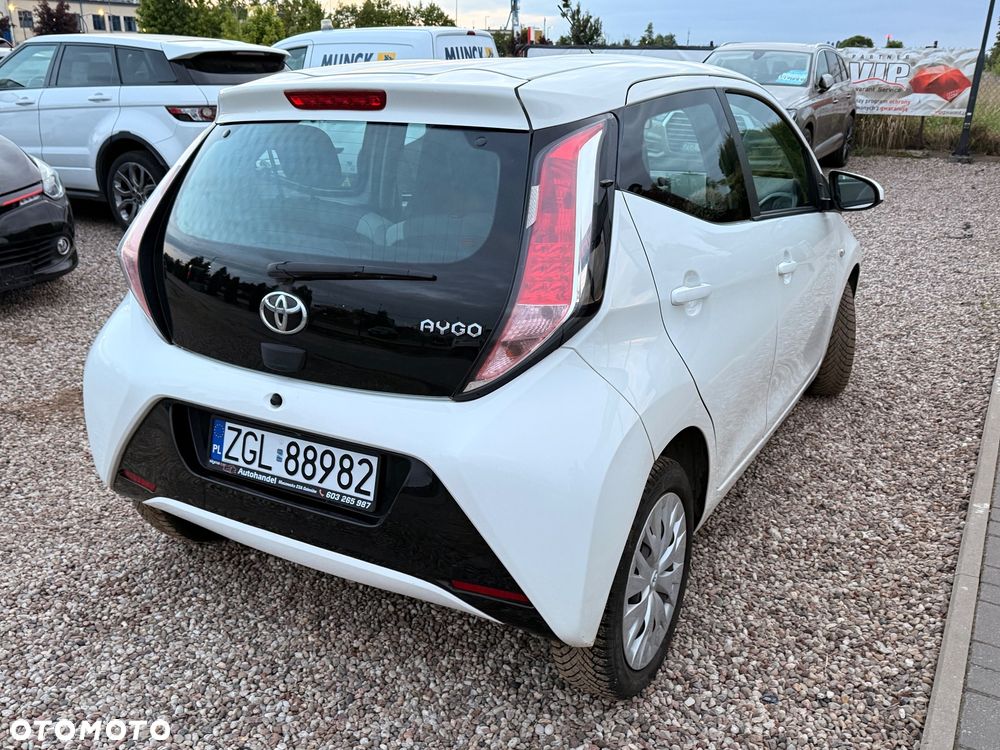 Toyota Aygo x-clusive Style Selection - 13