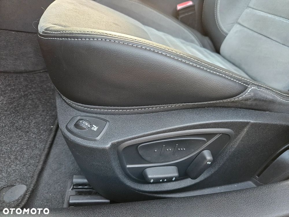 Renault Laguna 2.0 dCi Bose Edition ESM - 16
