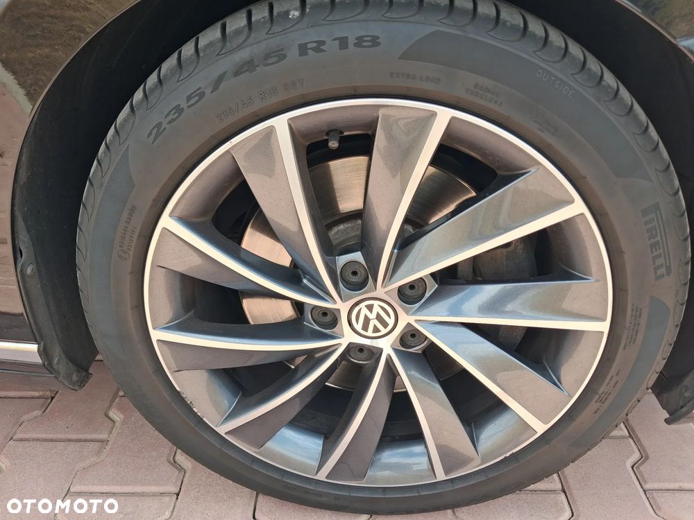 Volkswagen Passat - 15