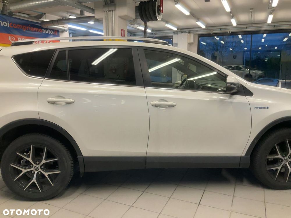 Toyota Rav4 2017 photo 3