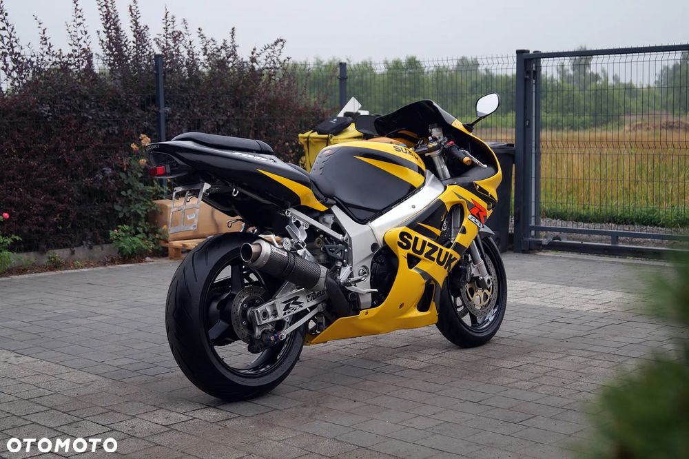 Suzuki GSX-R - 10