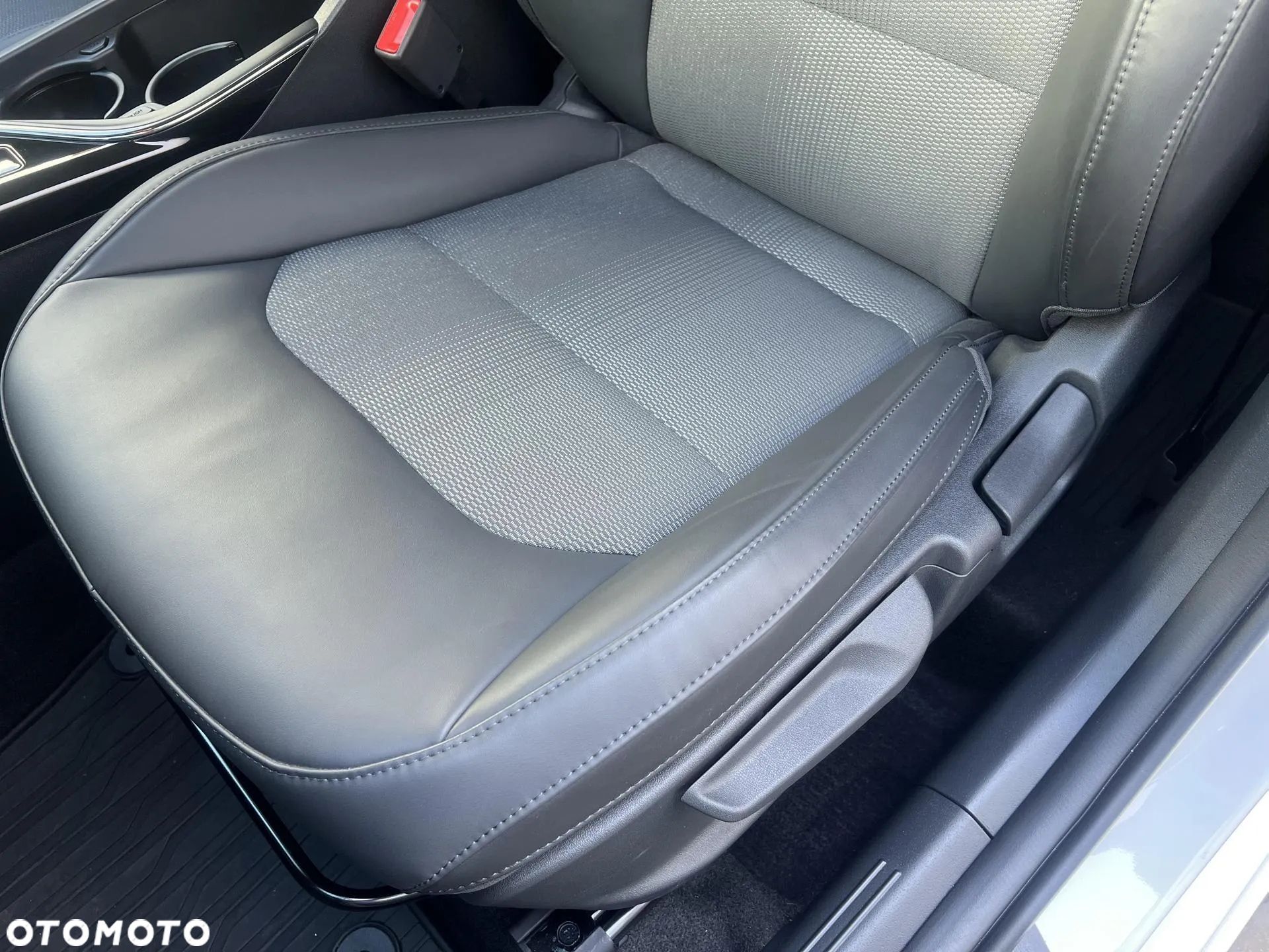 Kia Niro 1.6 GDI Hybrid L - 12