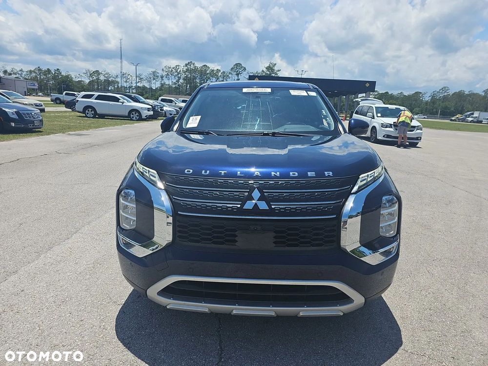 Mitsubishi Outlander - 6