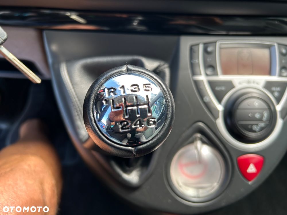 Citroën C8 2.0 HDi SX - 34