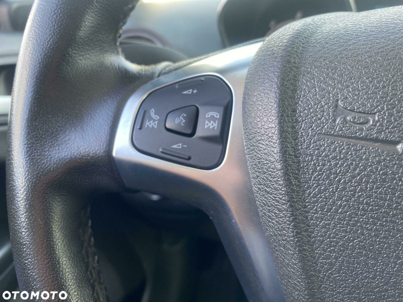 Ford Tourneo Courier - 18