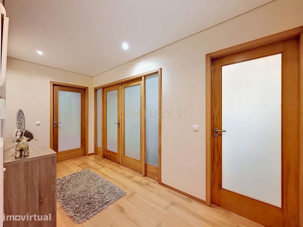 Apartamento T3 no Último Piso com Varanda, Estacionamento e Arrecadaçã - Grande imagem: 5/23