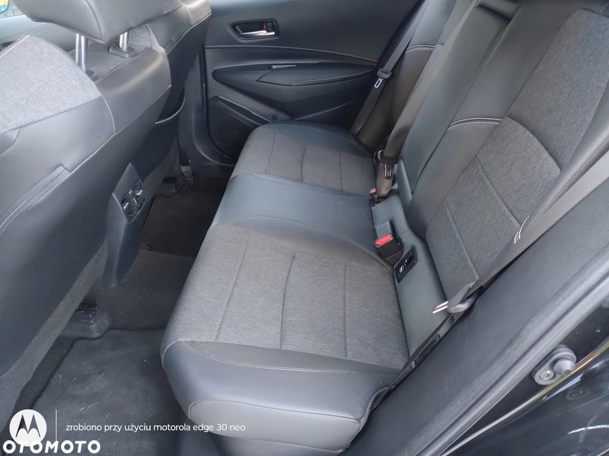 Toyota Corolla 2.0 Hybrid Style - 33