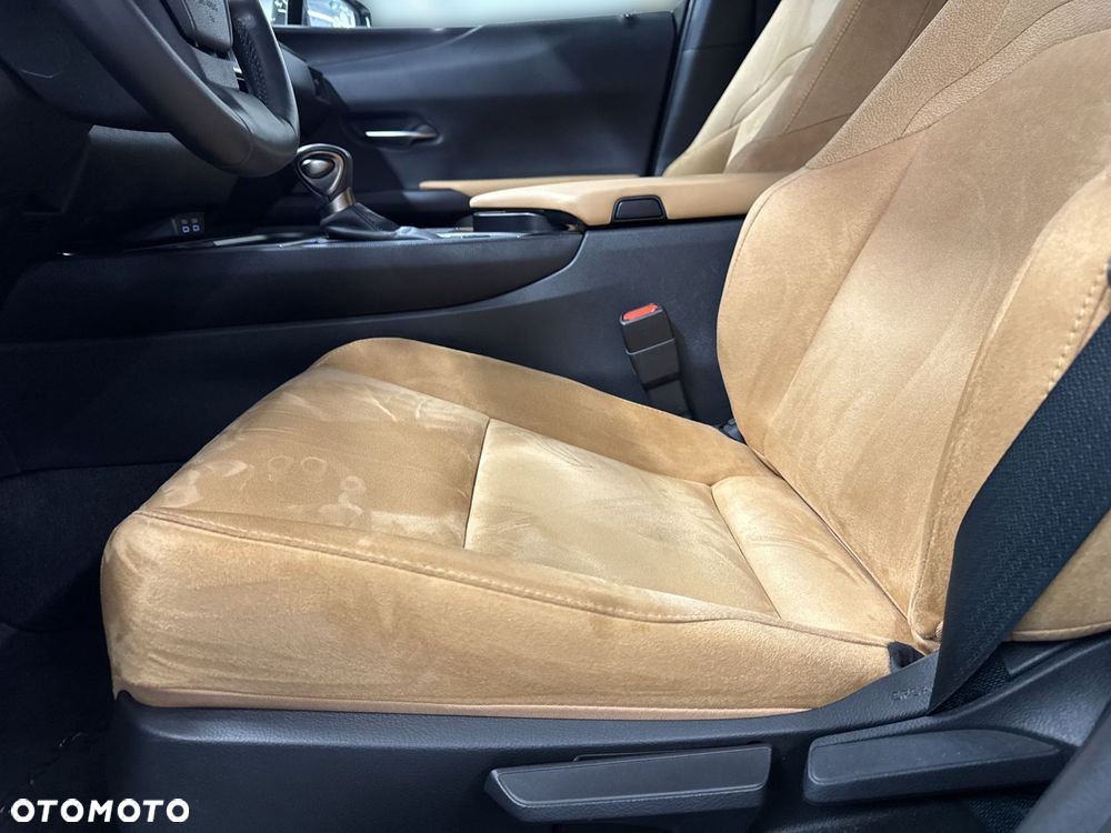 Lexus UX 250h GPF Business 2WD - 16