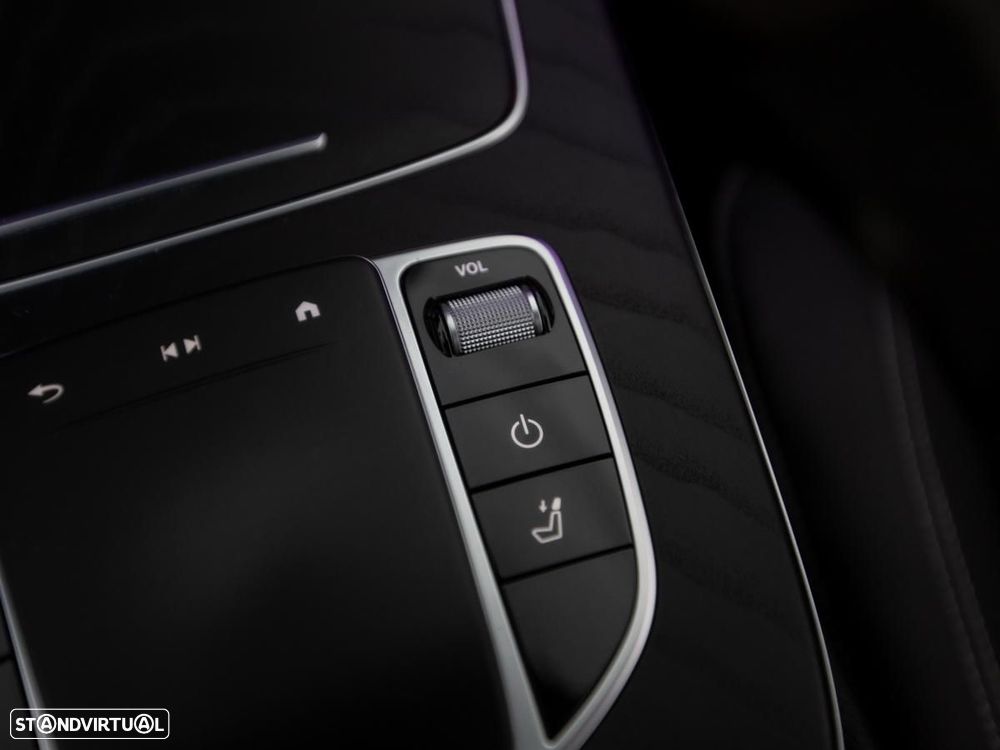 Mercedes-Benz E 300 de 4Matic T 9G-TRONIC AMG Line - 29