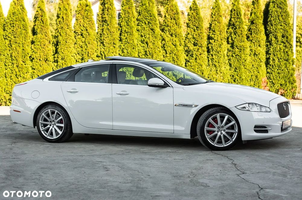 Jaguar XJ 3.0 V6 Kompressor AWD R-Sport - 8