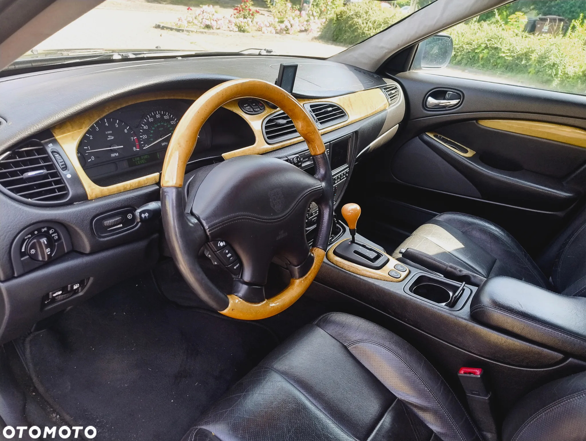 Jaguar S-Type 4.0 V8 - 11