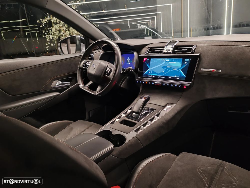 DS DS7 Crossback E-Tense Performance Line EAT8 - 16