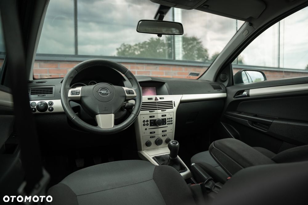 Opel Astra 1.7 CDTI Essentia - 28