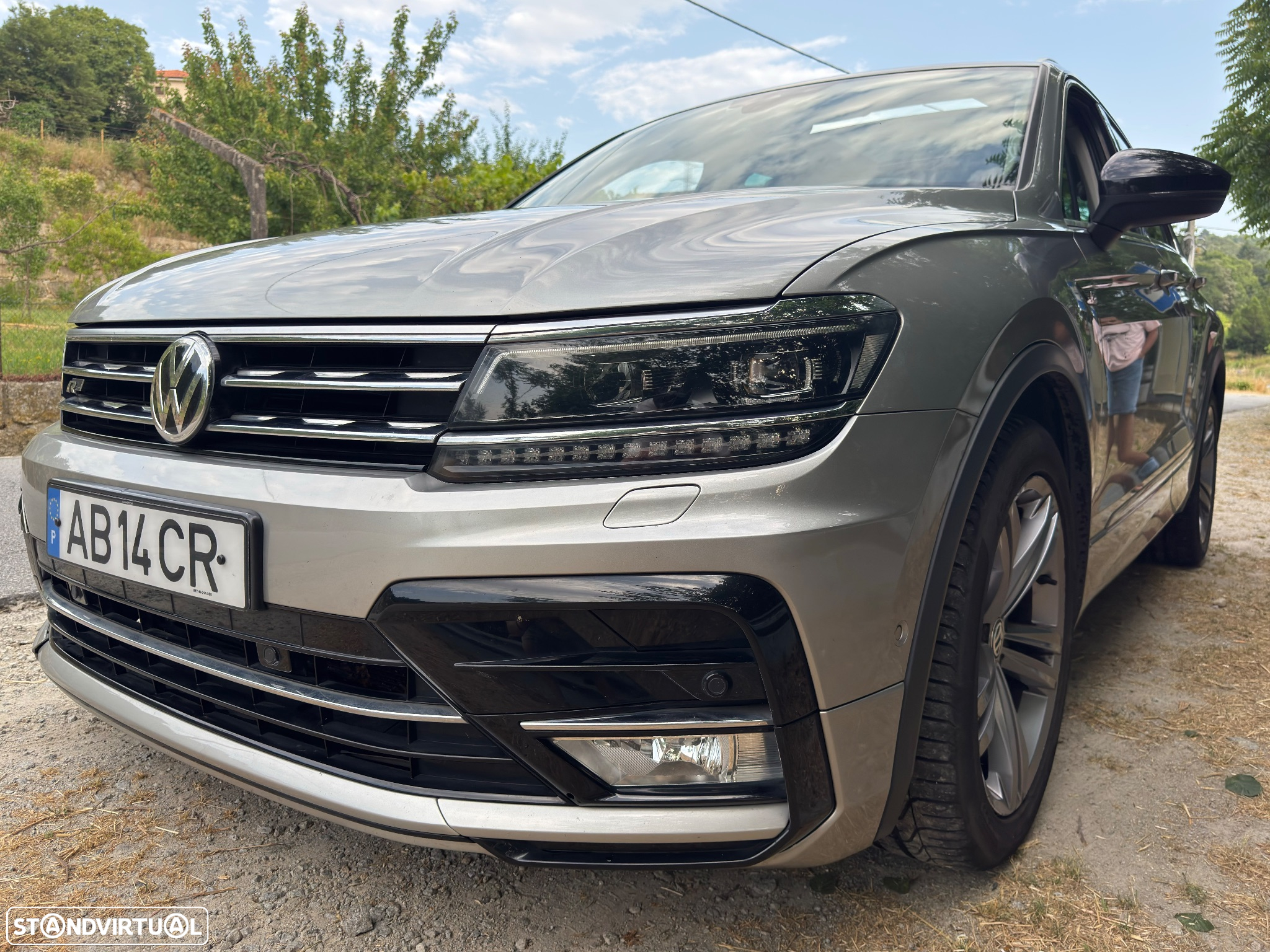 VW Tiguan 2.0 TDI R-Line - 3