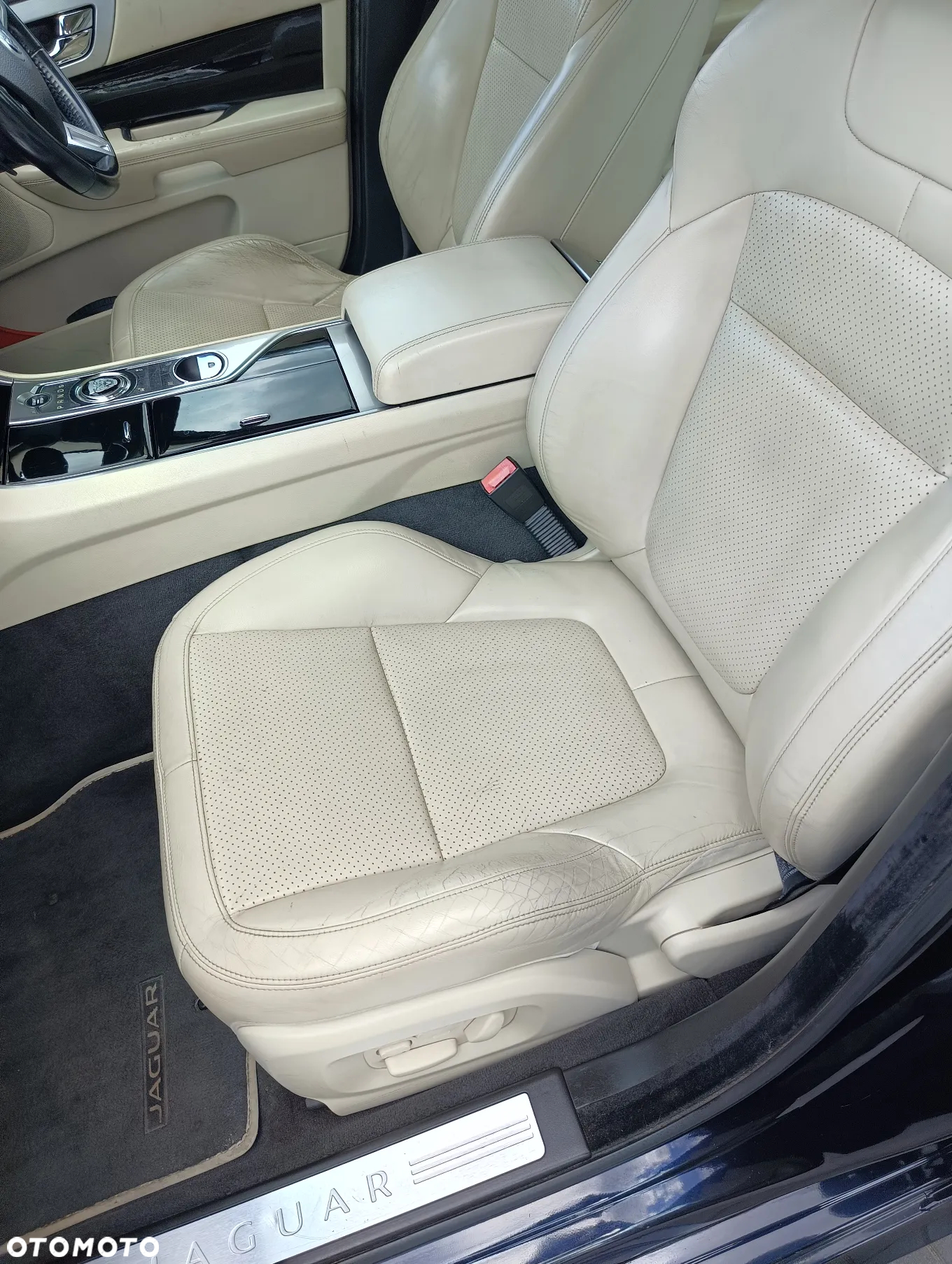 Jaguar XF 3.0 V6 D S Portfolio - 13