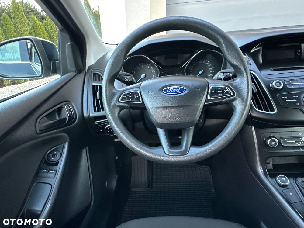 Ford Focus - 36