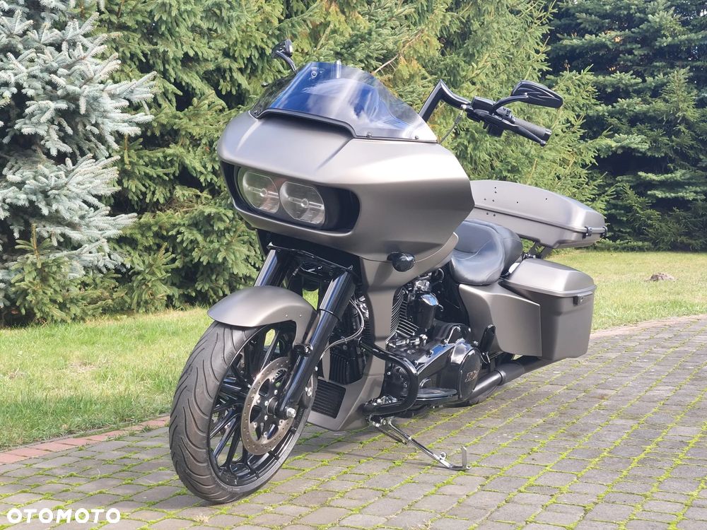 Harley-Davidson Touring Road Glide - 1