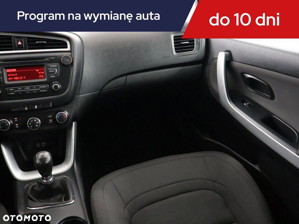 Kia Ceed - 10