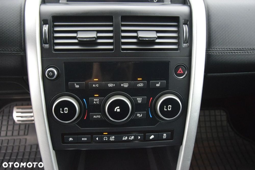 Land Rover Discovery Sport D150 R-Dynamic - 30