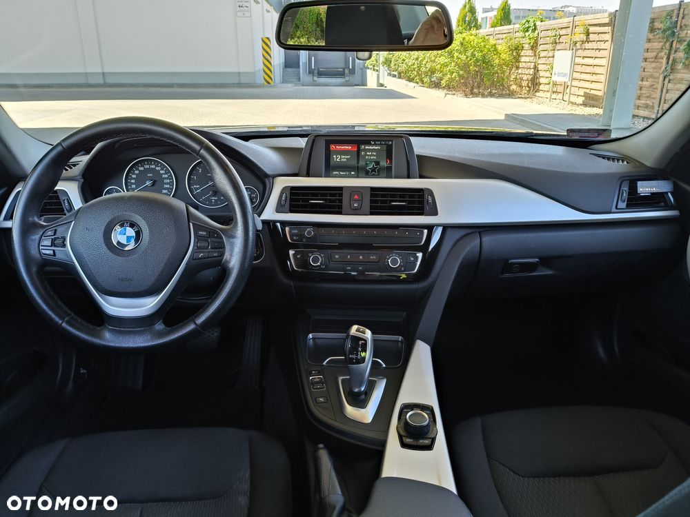 BMW Seria 3 318i - 14