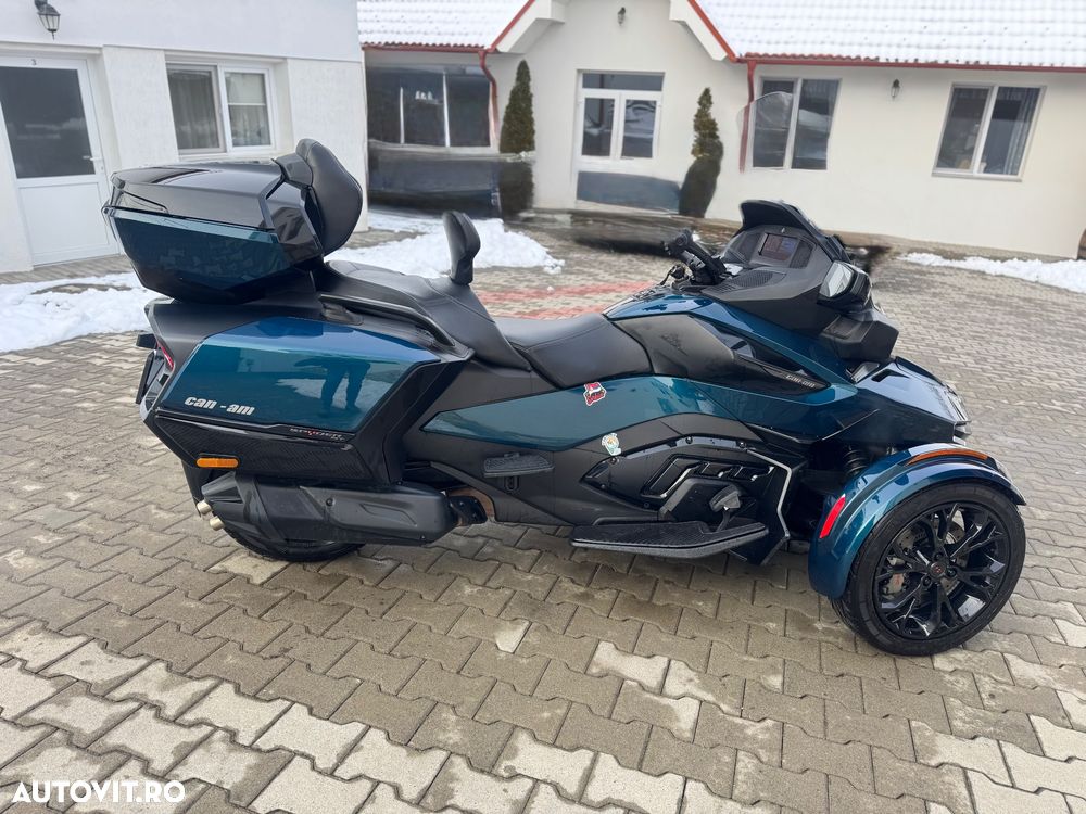 Can-Am Spyder - 6