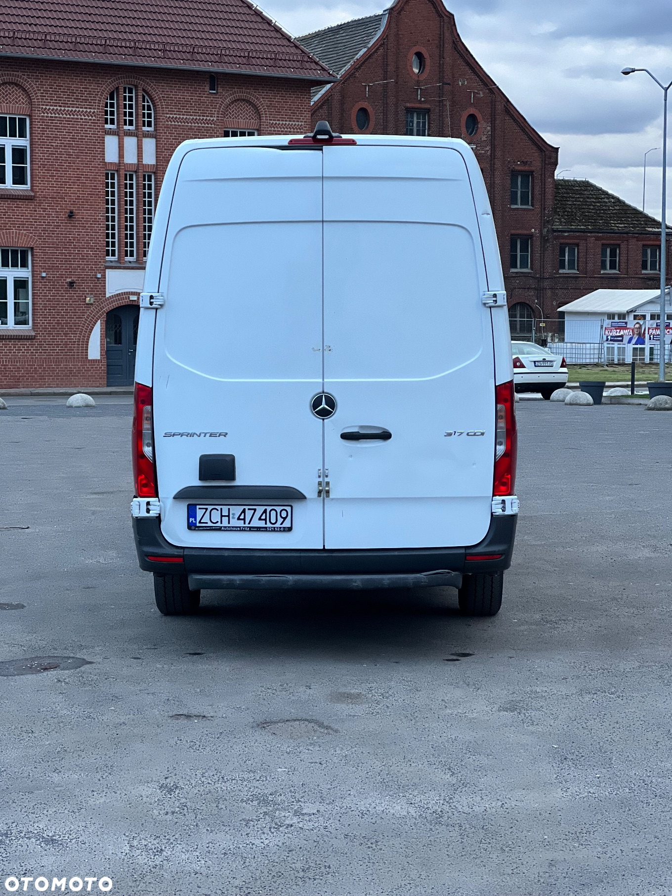 Mercedes-Benz Sprinter 317 - 12