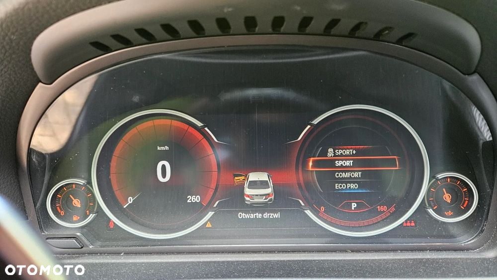 BMW Seria 5 525d xDrive - 4