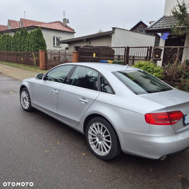 Audi A4 Limousine - 6