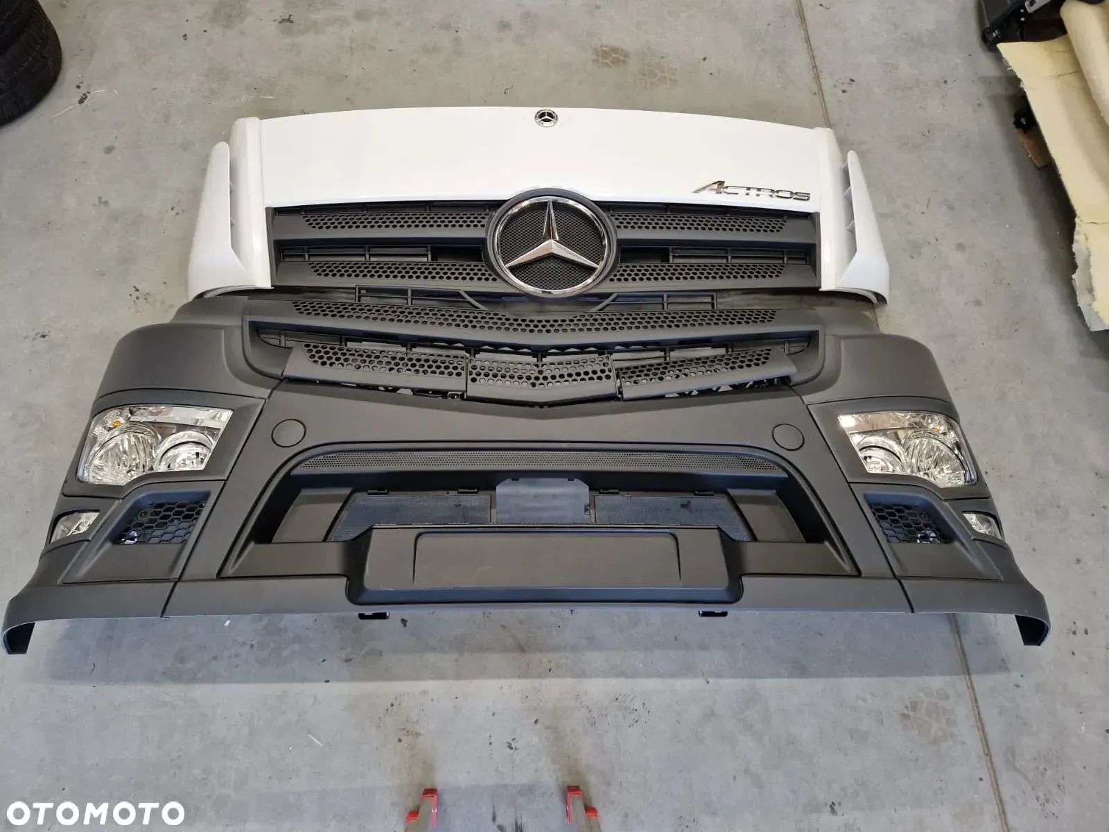 Zderzak, maska Mercedes Actros MP4 Antos - 1