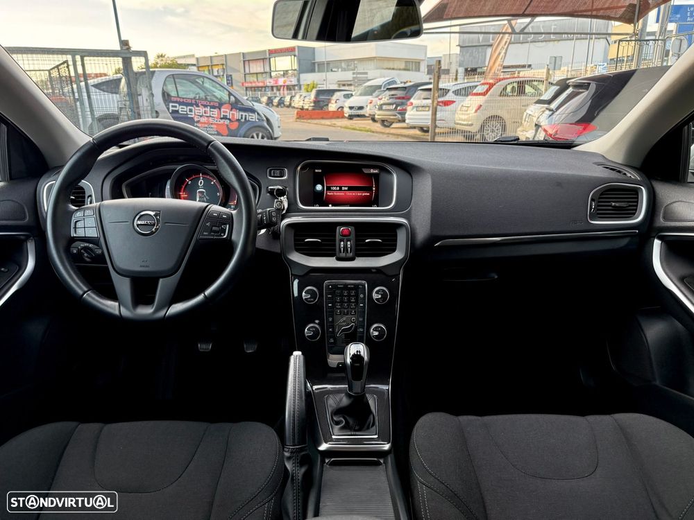 Volvo V40 2.0 D2 Momentum - 19