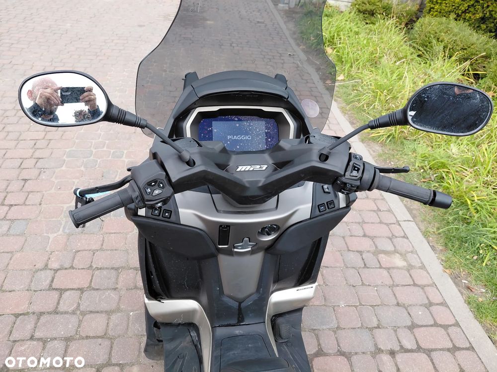 Piaggio MP-3 - 21