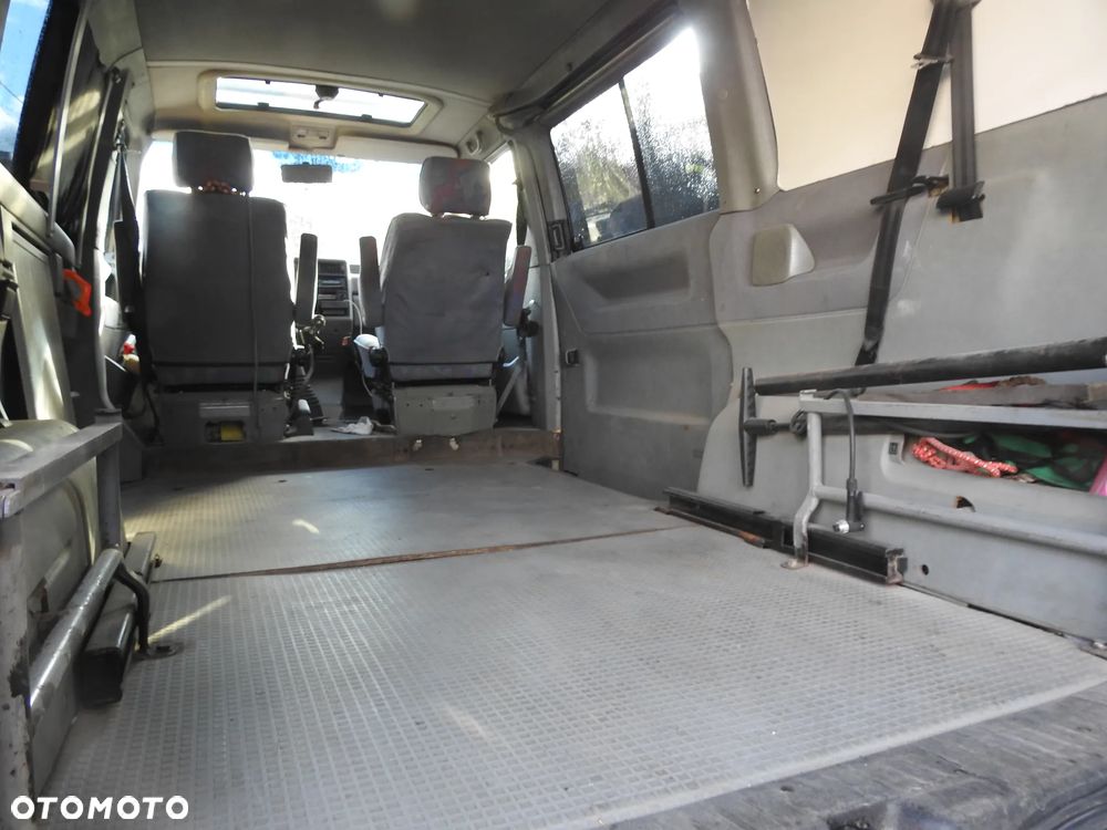 Volkswagen Multivan - 14