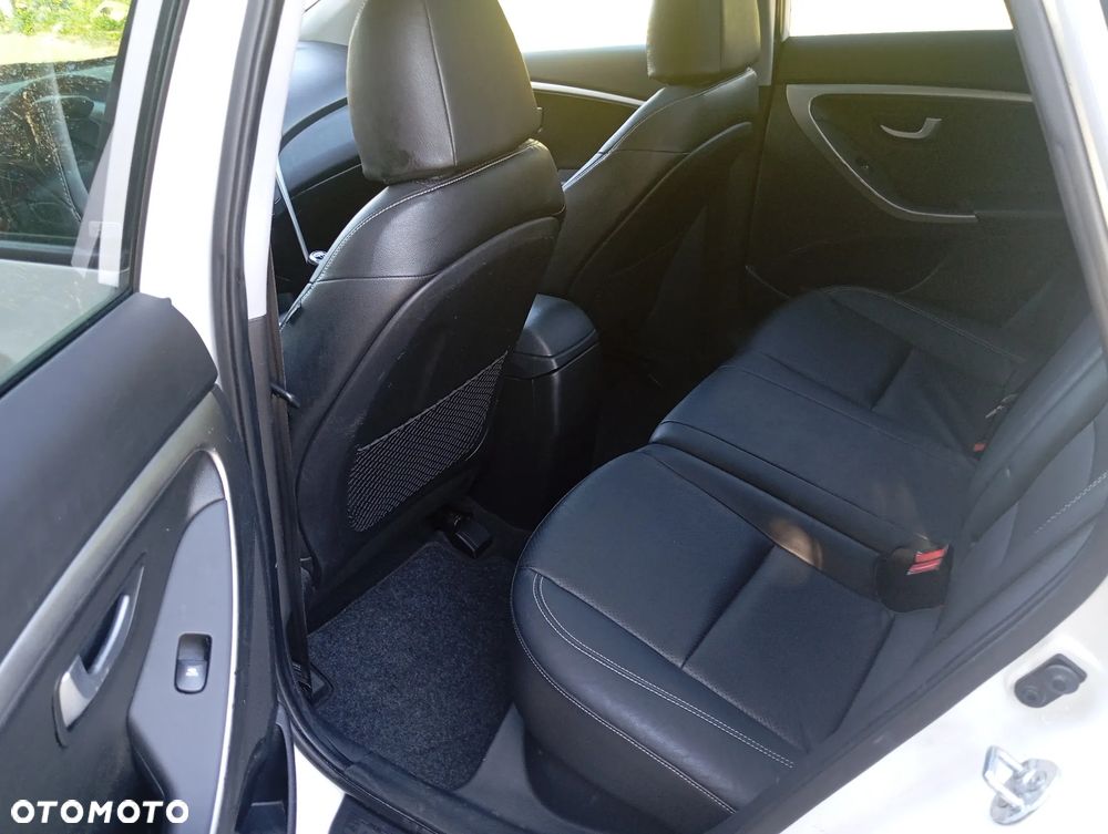 Hyundai i30 blue 1.6 CRDi YES Gold - 7