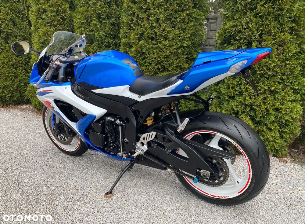 Suzuki GSX-R - 6