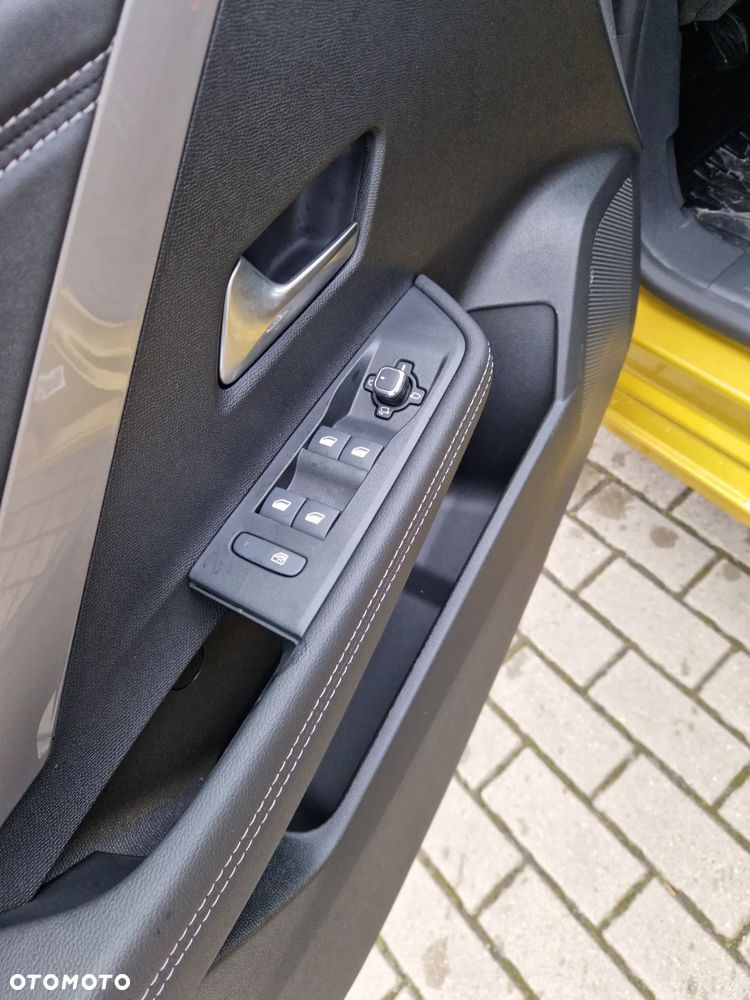 Opel Astra 1.2 T GS Line S&S - 19