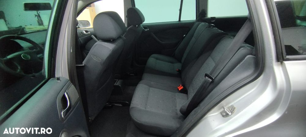 Skoda Octavia Combi 1.6 Elegance - 10