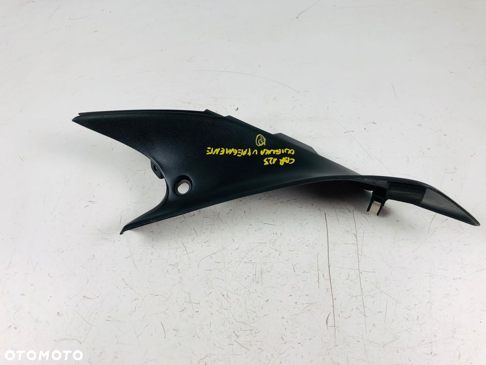 Honda CBR 125 JC50 osłona wypełnienie owiewka prawa - 4
