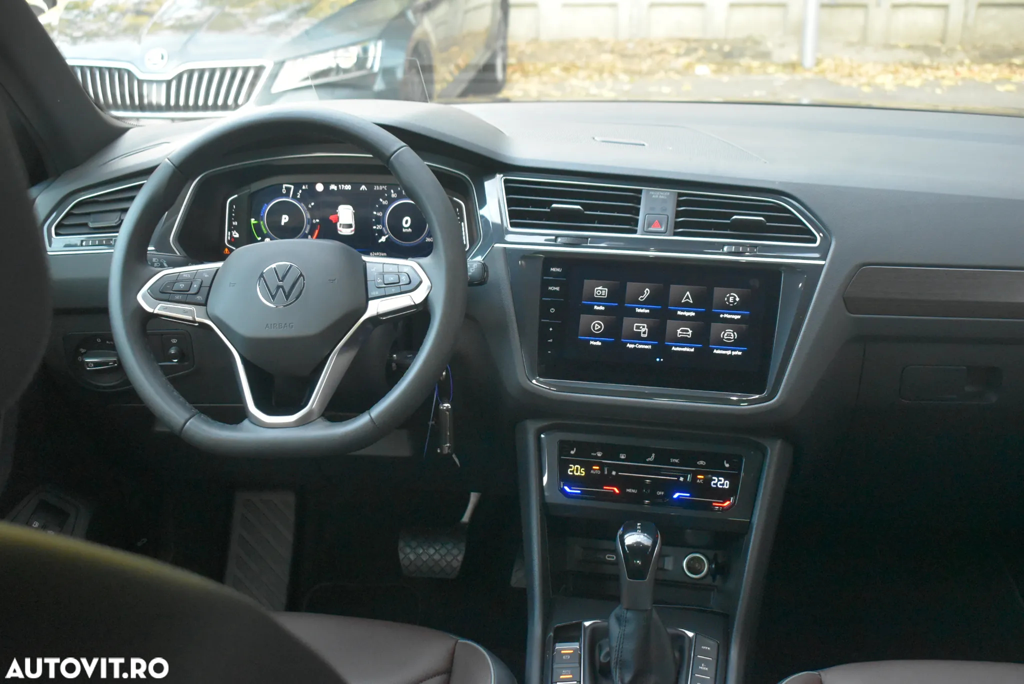 Volkswagen Tiguan - 17
