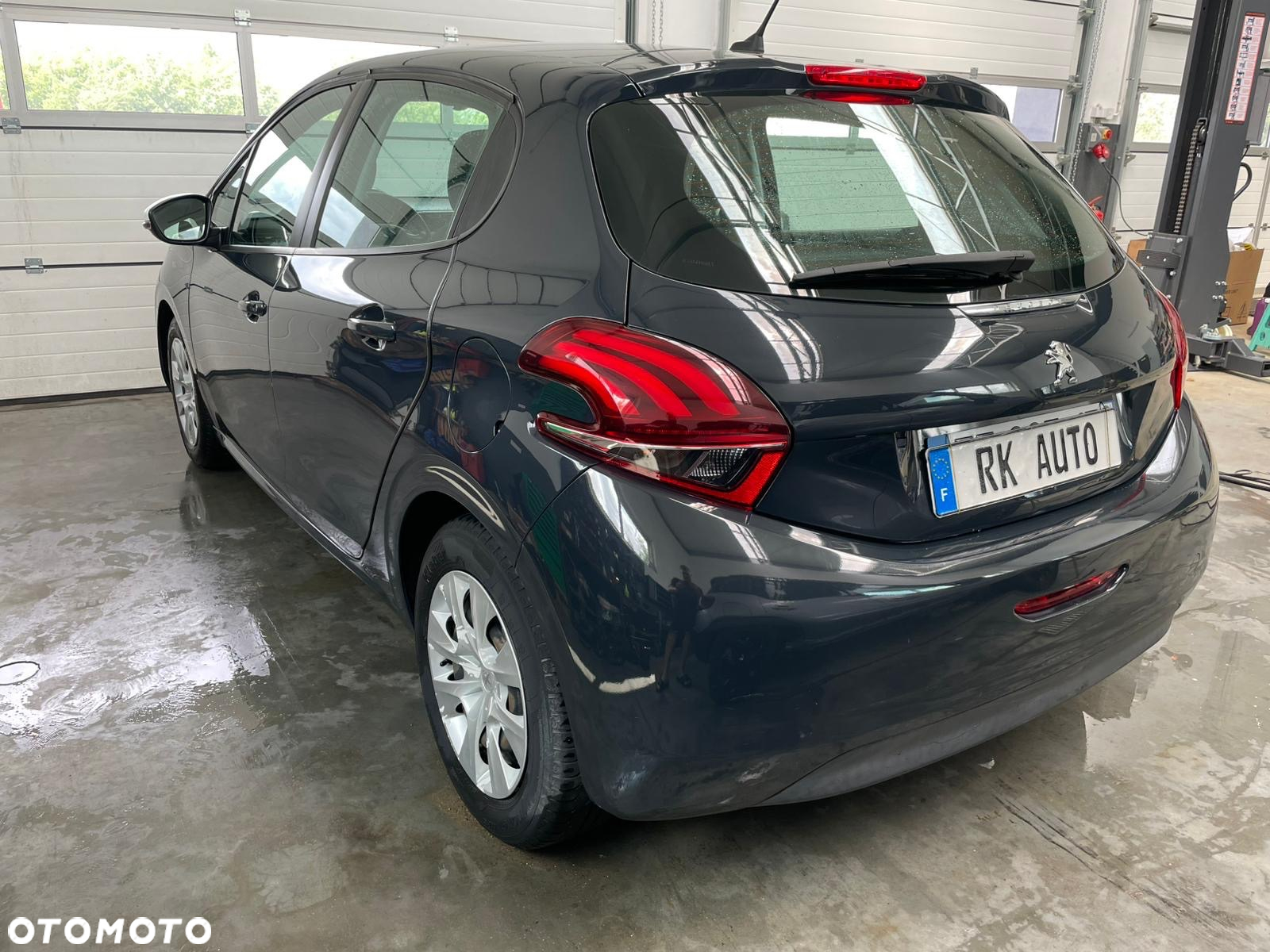 Peugeot 208 1.2 PureTech Active - 8