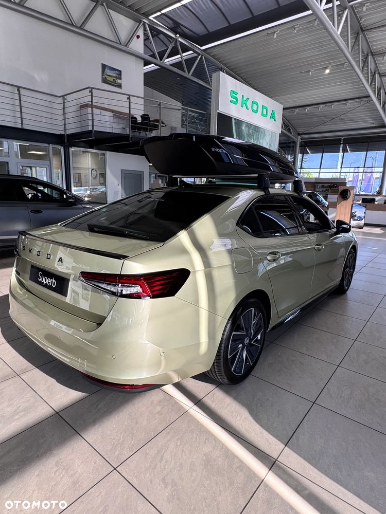 Skoda Superb 2.0 TSI Sportline DSG - 9