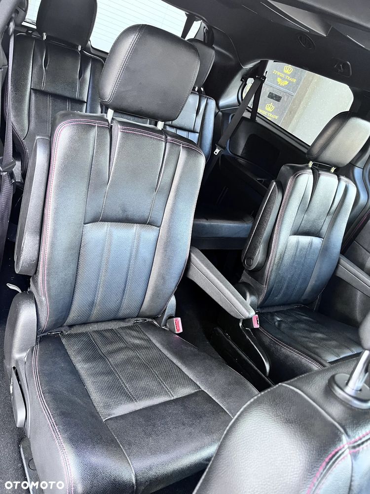 Dodge Grand Caravan - 16