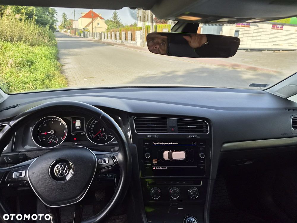 Volkswagen Golf - 9